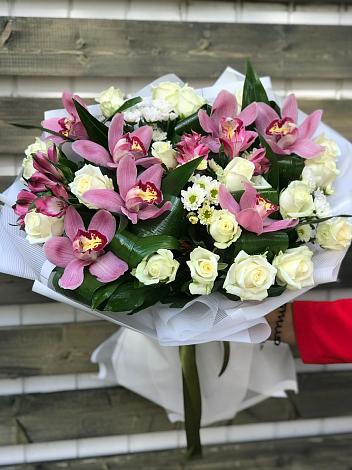Букет цветов из: Розы и Хризантемы в Лысые Горы