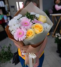 Букет цветов из:  Герберы, Розы и Хризантемы в Лысые Горы