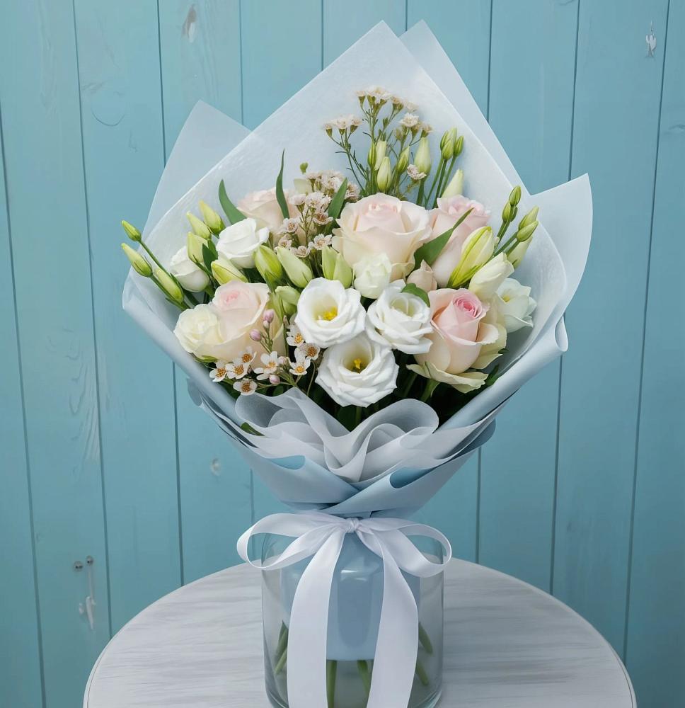 Букет цветов из: Розы и Лизиантусы в Лысые Горы