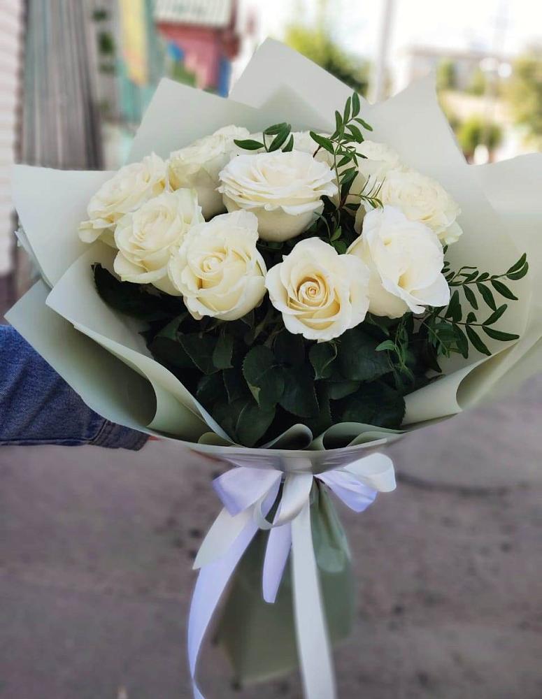 Букет Белые розы Проуд в Лысые Горы