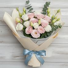 Букет цветов из:  Лизиантусы в Лысые Горы