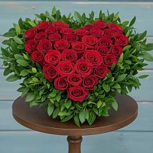 Цветочная композиция из Розы в виде сердца в Лысые Горы