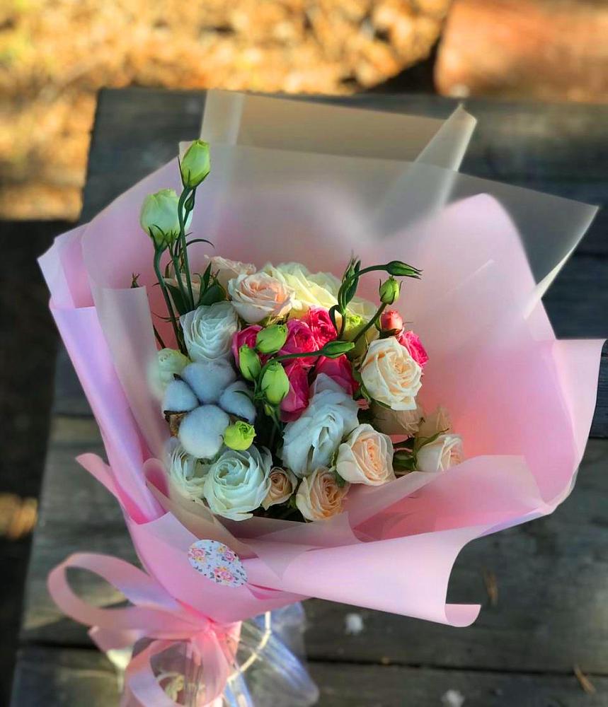 Букет цветов из: Розы и Лизиантусы в Лысые Горы