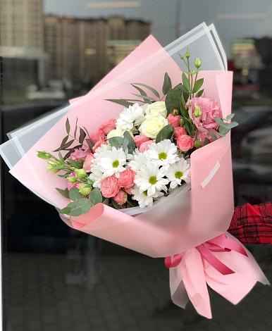 Букет цветов из: Розы, Лизиантусы и Хризантемы в Лысые Горы